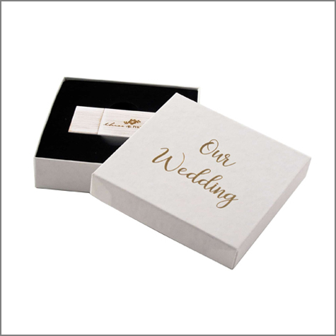 USB FLASH DRIVE + 3.5 x 3.5 BOX BUNDLE